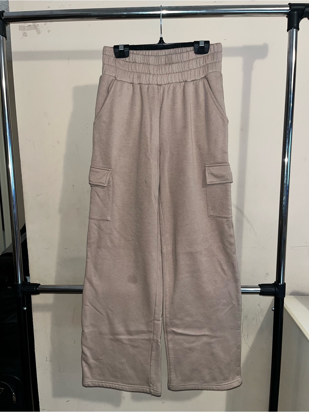 Forever 21 Wide-Leg Cargo Sweatpants in Taupe